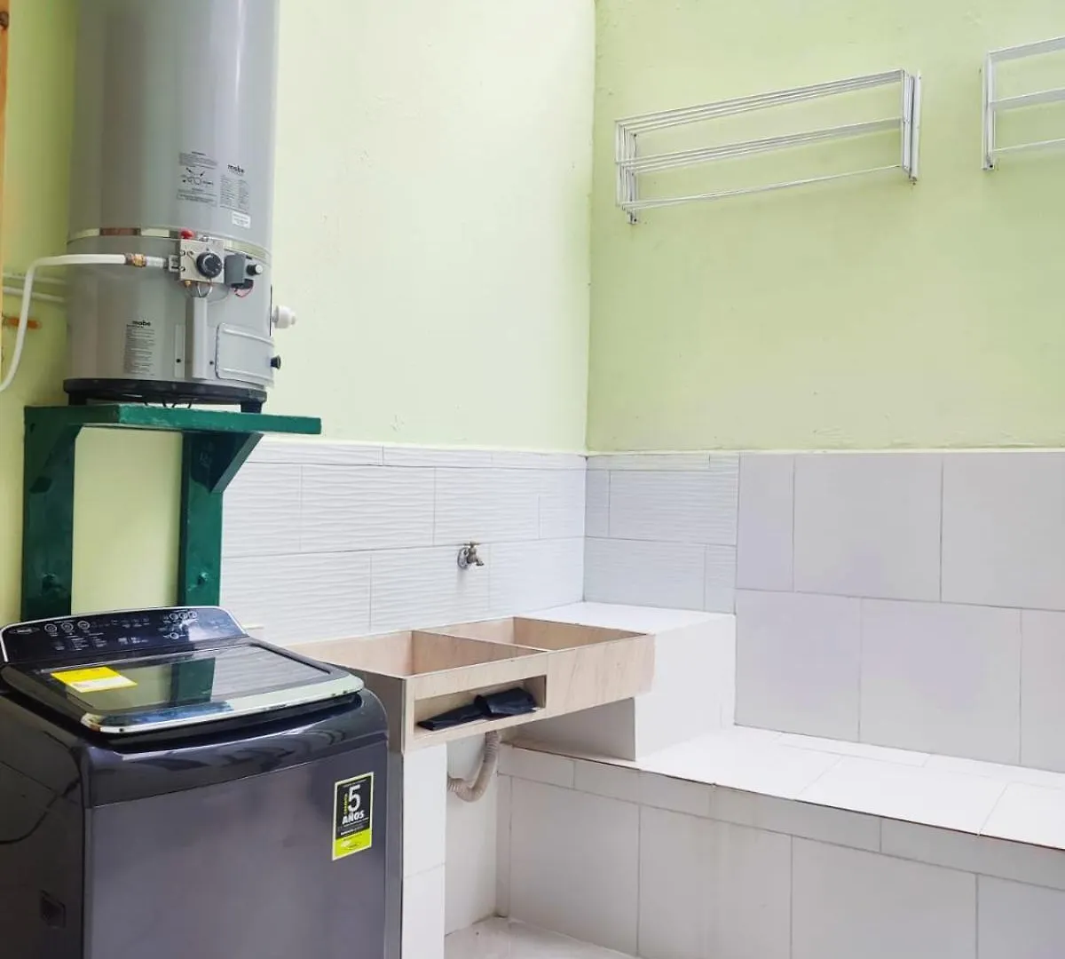 Guest house Paradise Lodging In Envigado- Hotel Colombia