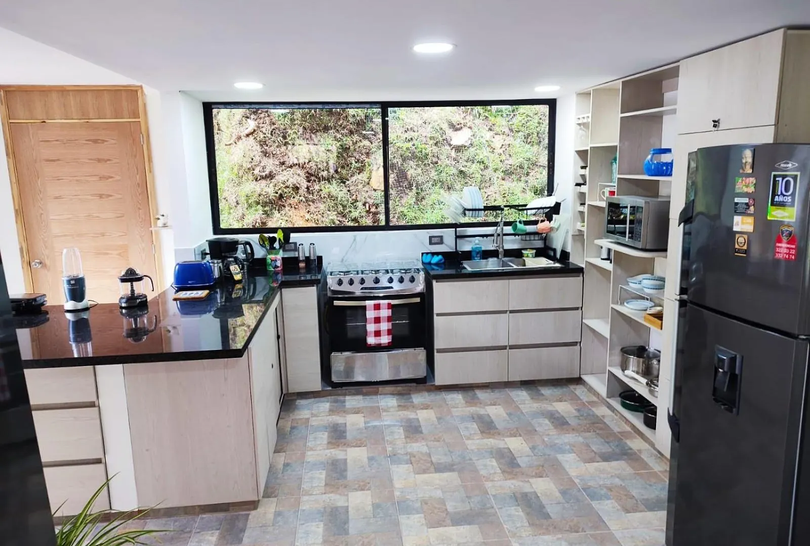 Guest house Paradise Lodging In Envigado- Hotel