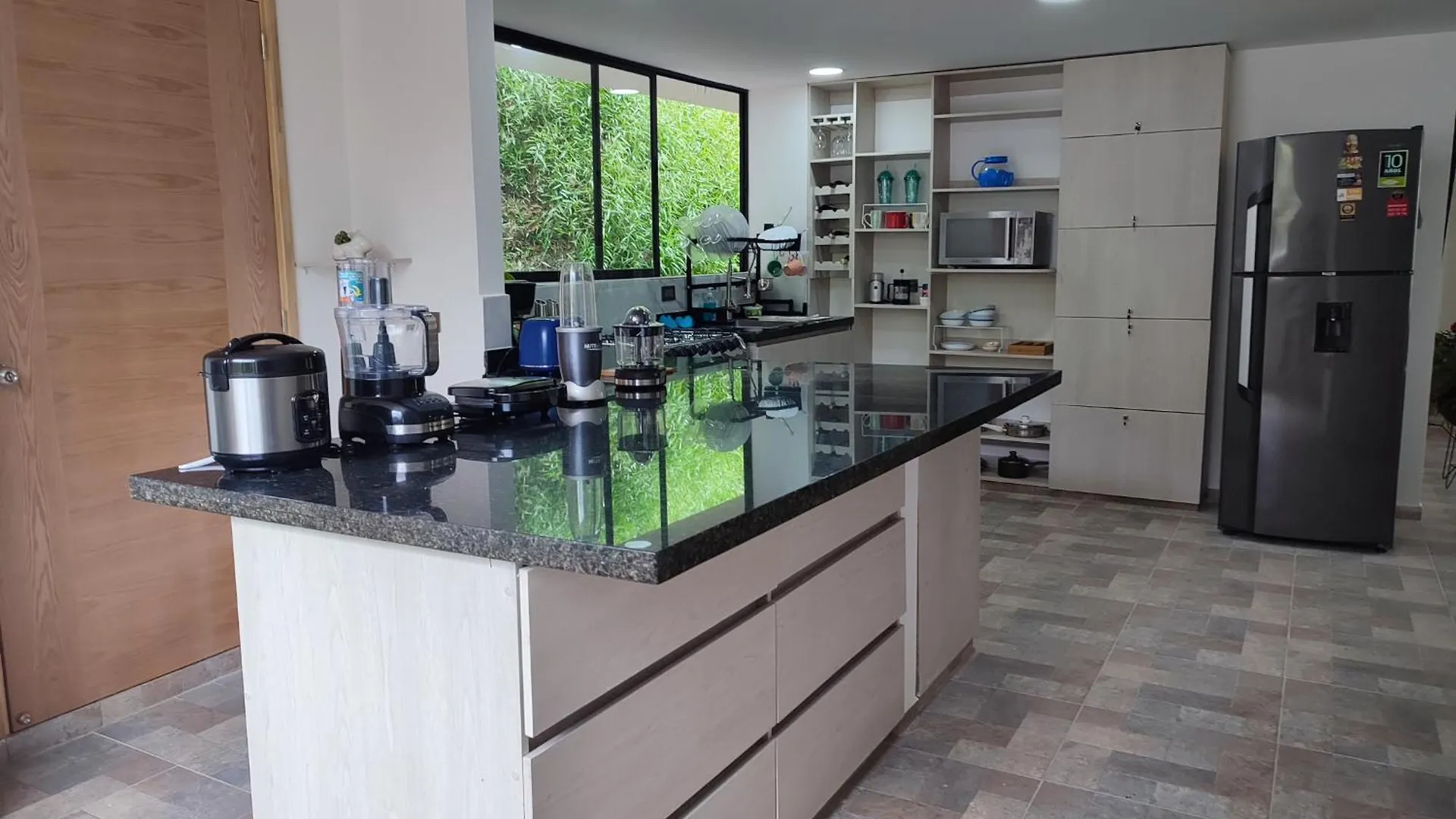 Guest house Paradise Lodging In Envigado- Hotel