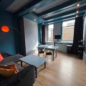 https://nes-bb.amsterdamhotelsnl.com
